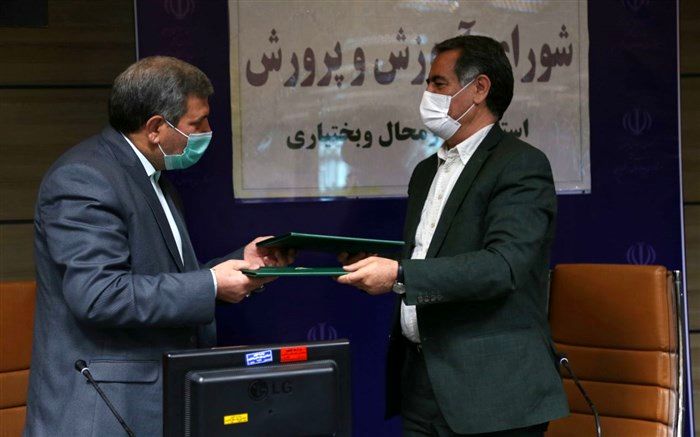 امضای تفاهم‌نامه تأمین 43 هزار وسیله هوشمند آموزشی برای دانش‌آموزان چهارمحال‌وبختیاری