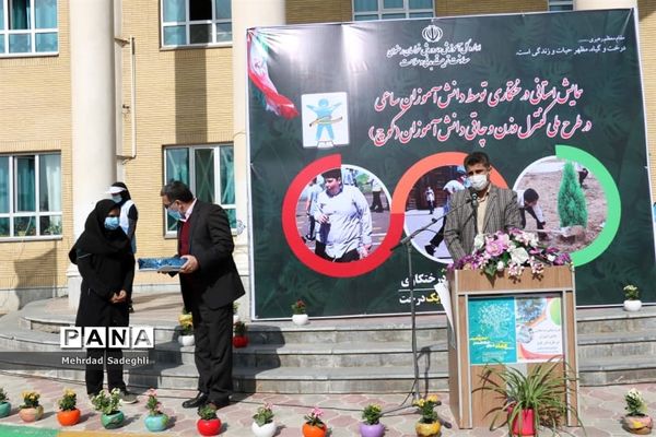 همایش استانی درختکاری توسط دانش آموزان ساعی در طرح ملی کوچ
