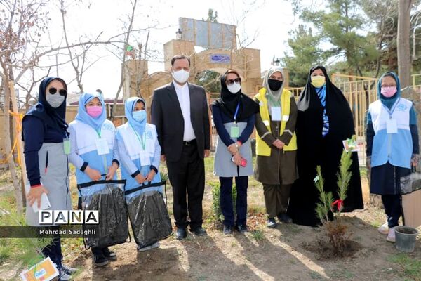 همایش استانی درختکاری توسط دانش آموزان ساعی در طرح ملی کوچ