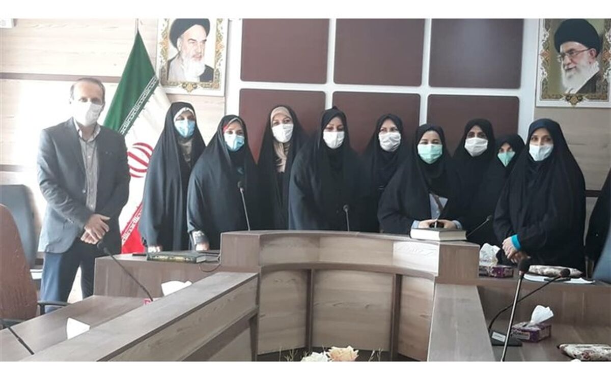 علی علیه السلام، چراغ راه ما در آموزش به دانش آموزان است
