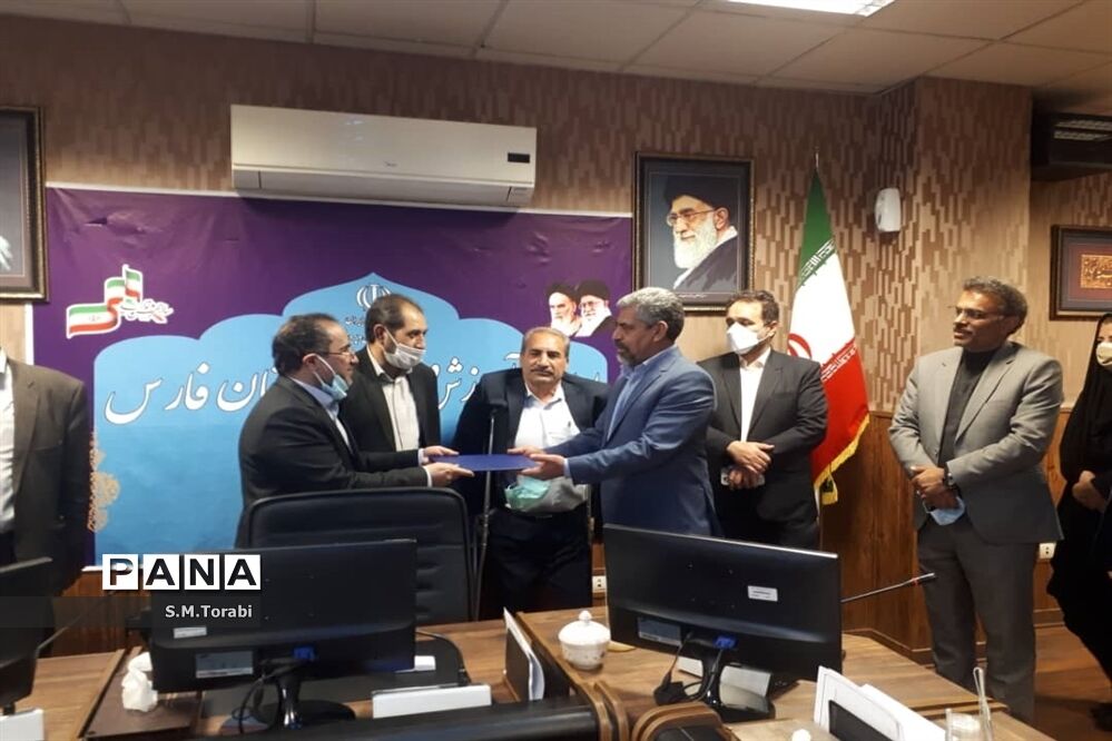 آیین تکریم و معارفه ذیحساب اداره کل آموزش و پرورش فارس