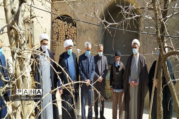 جشن تولد زمین در درمحل مزار سلطان ابوالقاسم نصرآباد