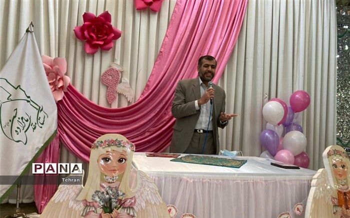 جشن بزرگ عبادت با عنوان «عطر عاشقی» در هوای امامزاده حسن منطقه ۱۷ طنین انداز شد
