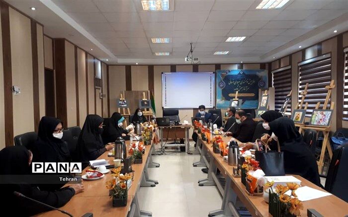 مدارس قطب مهم ارجاعات هستند
