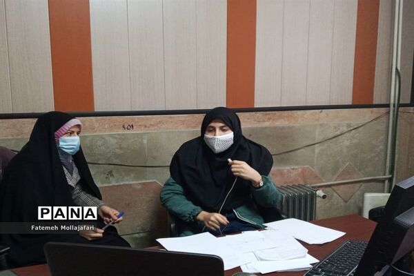 مناظره دانش‌آموزان مناطق 10 و 5 شهر تهران