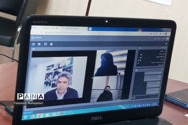 مناظره دانش‌آموزان مناطق 10 و 5 شهر تهران
