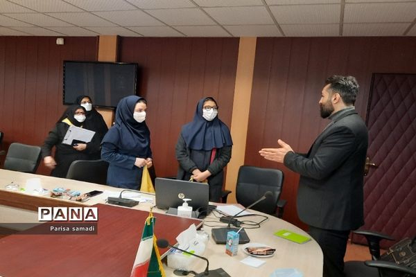 مناظره دانش آموزی  منطقه۱۳  با منطقه ۱۵ تهران