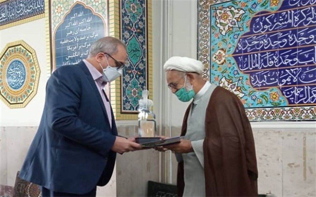 تقدیر از امام جماعت اداره آموزش و پرورش ناحیه یک ری