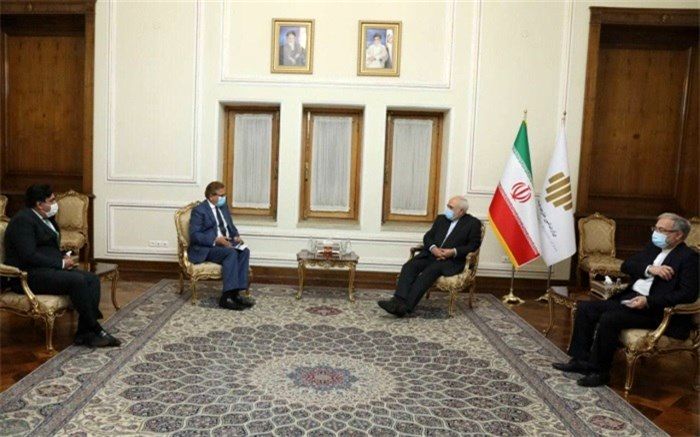 رایزنی نماینده ویژه عمران‌خان با ظریف درباره افغانستان