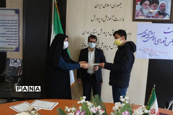 نشست مجلس دانش‌آموزی شهرستان نهاوند