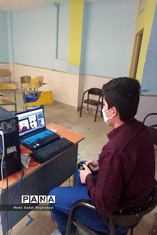 مناظره دانش آموزان مناطق 8 و 12 با موضوع حذف کنکور