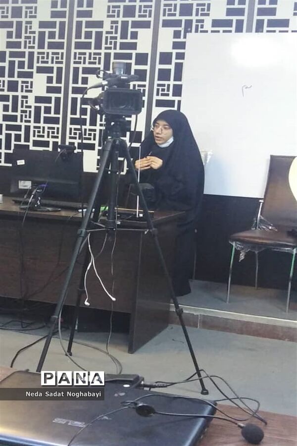 مناظره دانش آموزان مناطق 8 و 12 با موضوع حذف کنکور