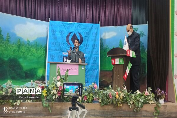 نشست خبری معاون پرورشی و تربیت بدنی کاشمر با خبرنگاران پانا