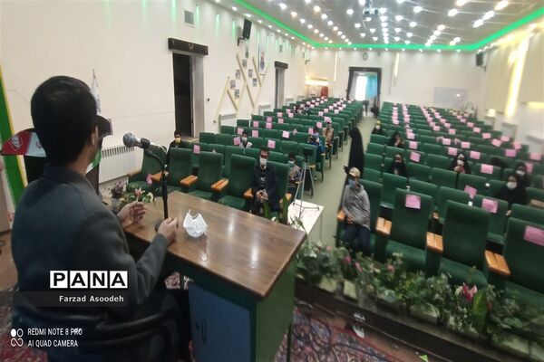 نشست خبری معاون پرورشی و تربیت بدنی کاشمر با خبرنگاران پانا