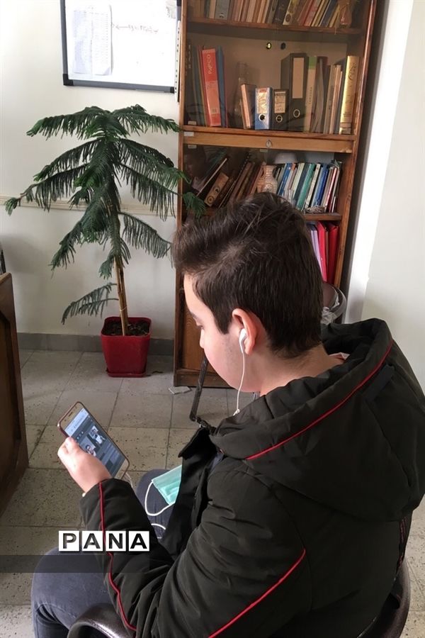 مناظره دانش‌آموزان منطقه ۱۹ با منطقه ۳