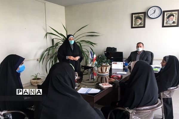 مناظره دانش‌آموزان منطقه ۱۹ با منطقه ۳