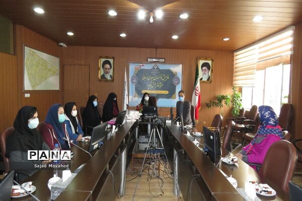 مراسم تقدیر از برگزیدگان استانی مسابقات فرهنگی و هنری دانش آموزان منطقه 8