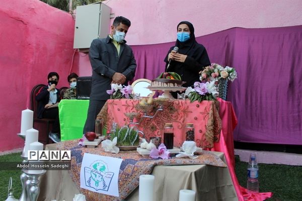 جشن عید روز در دبستان پیشتازان شهرستان بوشهر