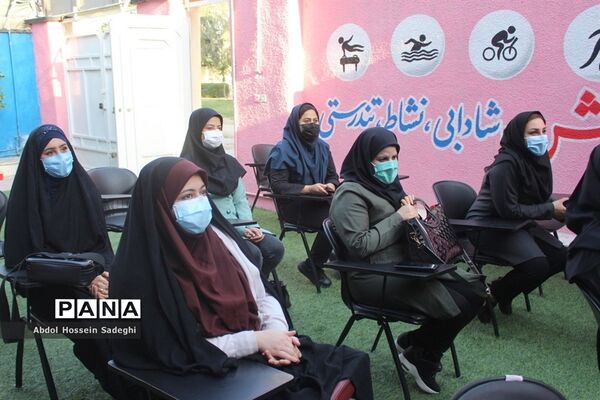جشن عید روز در دبستان پیشتازان شهرستان بوشهر