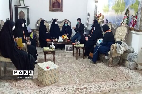 دیدار پیشتازان سازمان دانش آموزی درگز با پاسدار بازنشسته، جانبازغفار نیازی