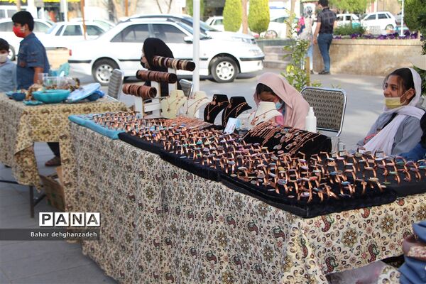 پیشواز کوچه مازاریهای یزد از بهار
