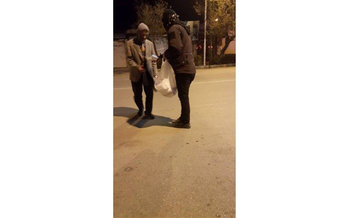 جمعه‌هایی با طعم غذای گرم برای کارتن خواب‌های نیشابوری