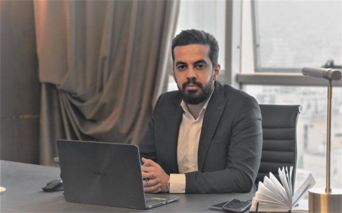یک ایرانی اولین توییت تاریخ را خرید