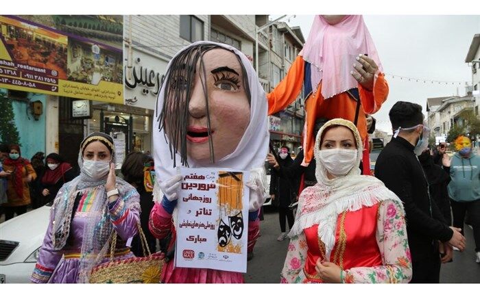 شادپیمایی هنرمندان تئاترعروسکی در انزلی