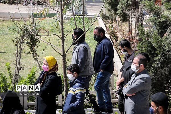 مراسم تدفین پیکر مرحوم آزاده نامداری