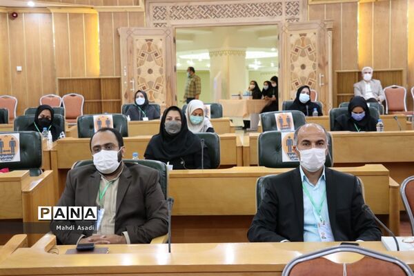 نشست تخصصی وزیر آموزش و پرورش با نمایندگان دبیران و آموزگاران خراسان رضوی