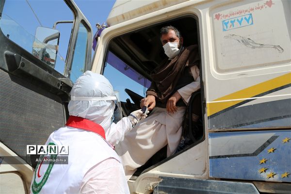 کنترل مسافران در مرز دوغارون