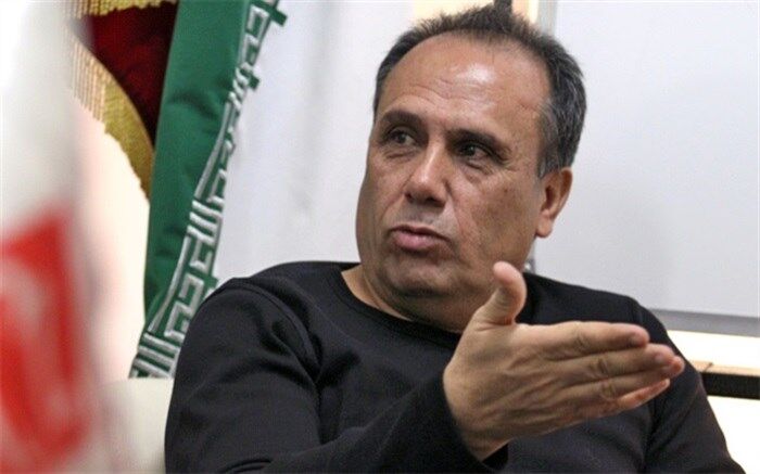 پرسپولیس امتیازها را مفت از دست می‌دهد و این موضوع مخرب است