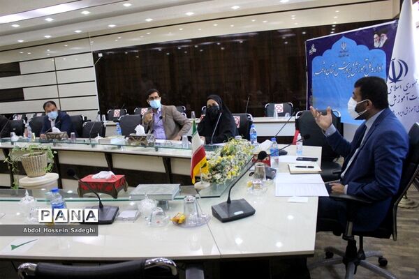 جلسه کار گروه نظارتی و ارزیابی طرح دانش‌آموز تراز انقلاب اسلامی