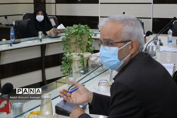 جلسه کار گروه نظارتی و ارزیابی طرح دانش‌آموز تراز انقلاب اسلامی