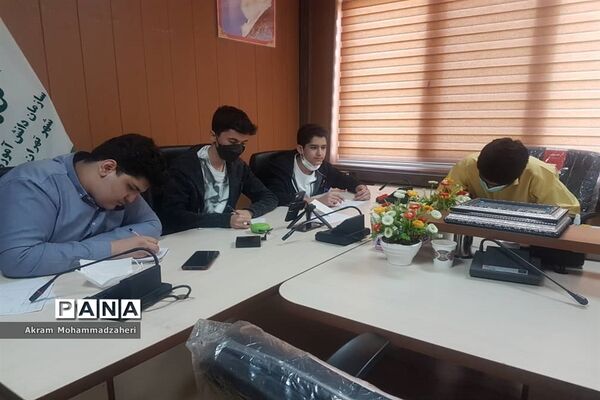 مناظره دانش‌آموزان منطقه ۲  با مناطق ۱۲ و ۱۷