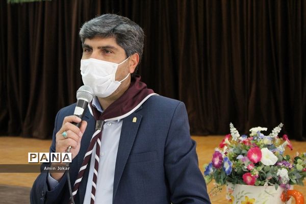 نشست سالانه قطبی مسئولان سازمان دانش آموزی استان فارس در شهرستان آباده