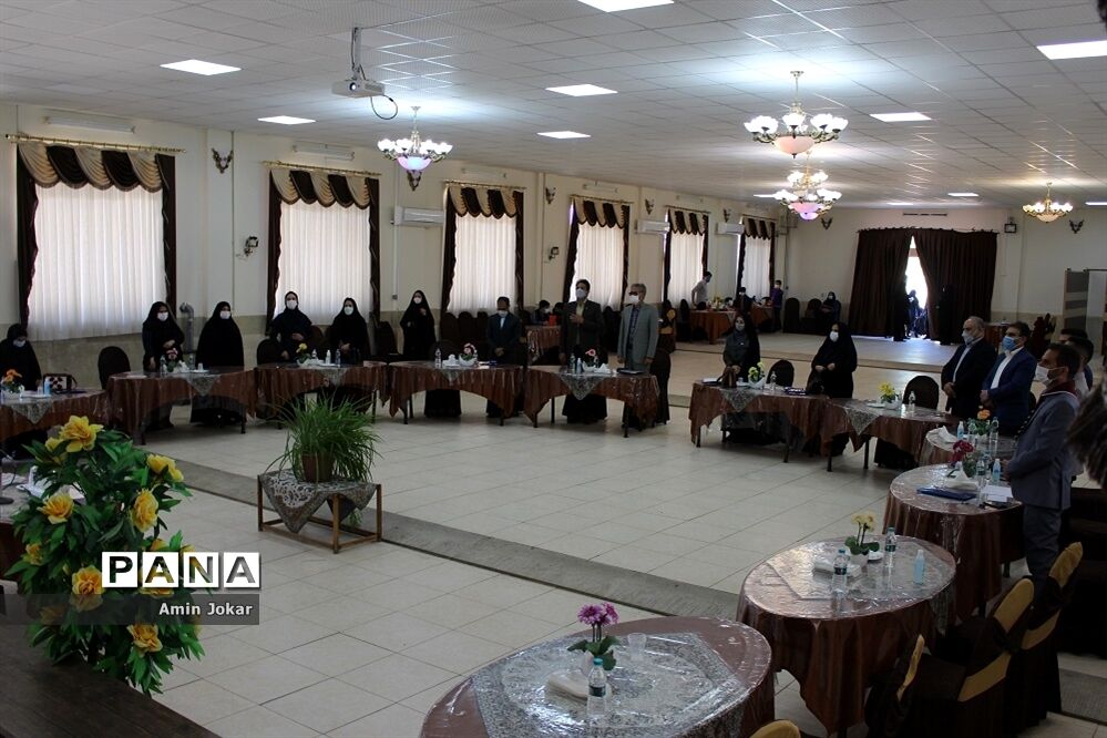 نشست سالانه قطبی مسئولان سازمان دانش آموزی استان فارس در شهرستان آباده