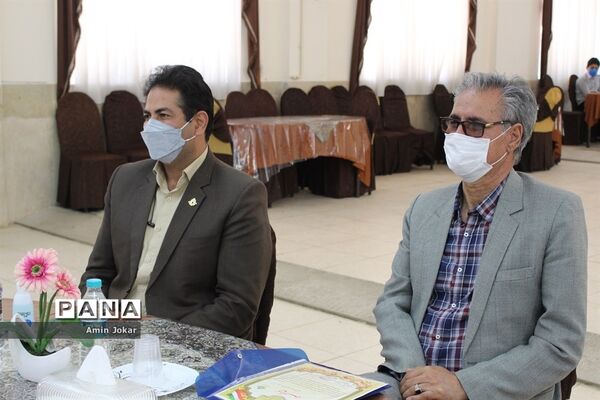 نشست سالانه قطبی مسئولان سازمان دانش آموزی استان فارس در شهرستان آباده