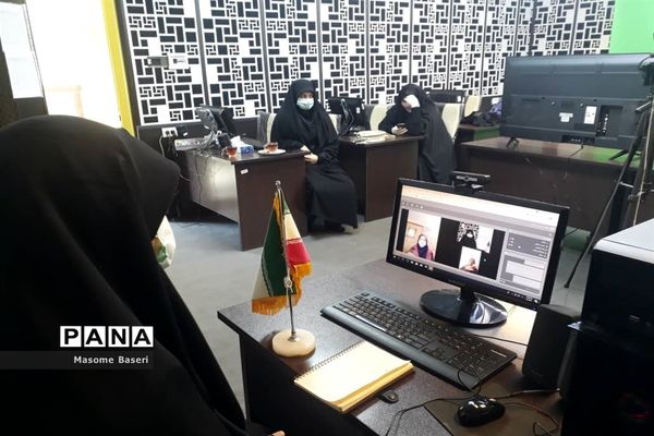 پیروزی تیم ندای ثامن مطهر از منطقه 8 در دومین مرحله از مسابقه مناظره دانش آموزان تهران