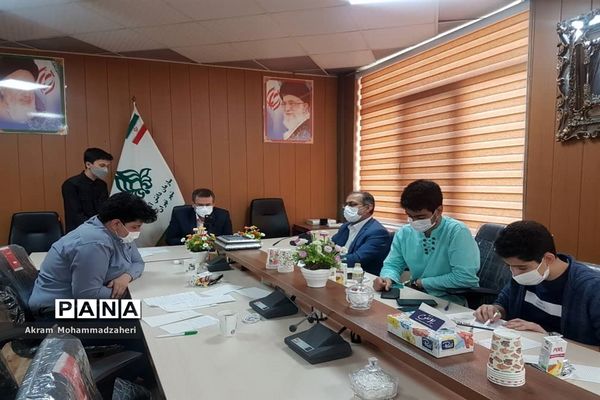 مناظره دانش آموزان منطقه ۲  با مناطق ۳ و ۸