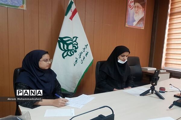 مناظره دانش آموزان منطقه ۲  با مناطق ۳ و ۸