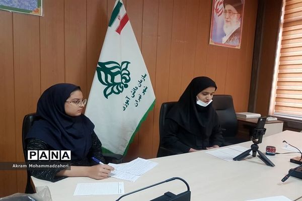 مناظره دانش آموزان منطقه ۲  با مناطق ۳ و ۸