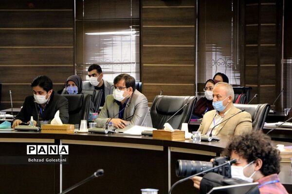 نشست وزیر آموزش و پرورش با معلمان منتخب آذربایجان غربی