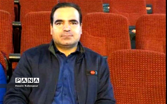 کارشناسان تربیت بدنی تمام تلاش خود را برای تشویق دانش آموزان به جنب و جوش  به کار گیرند