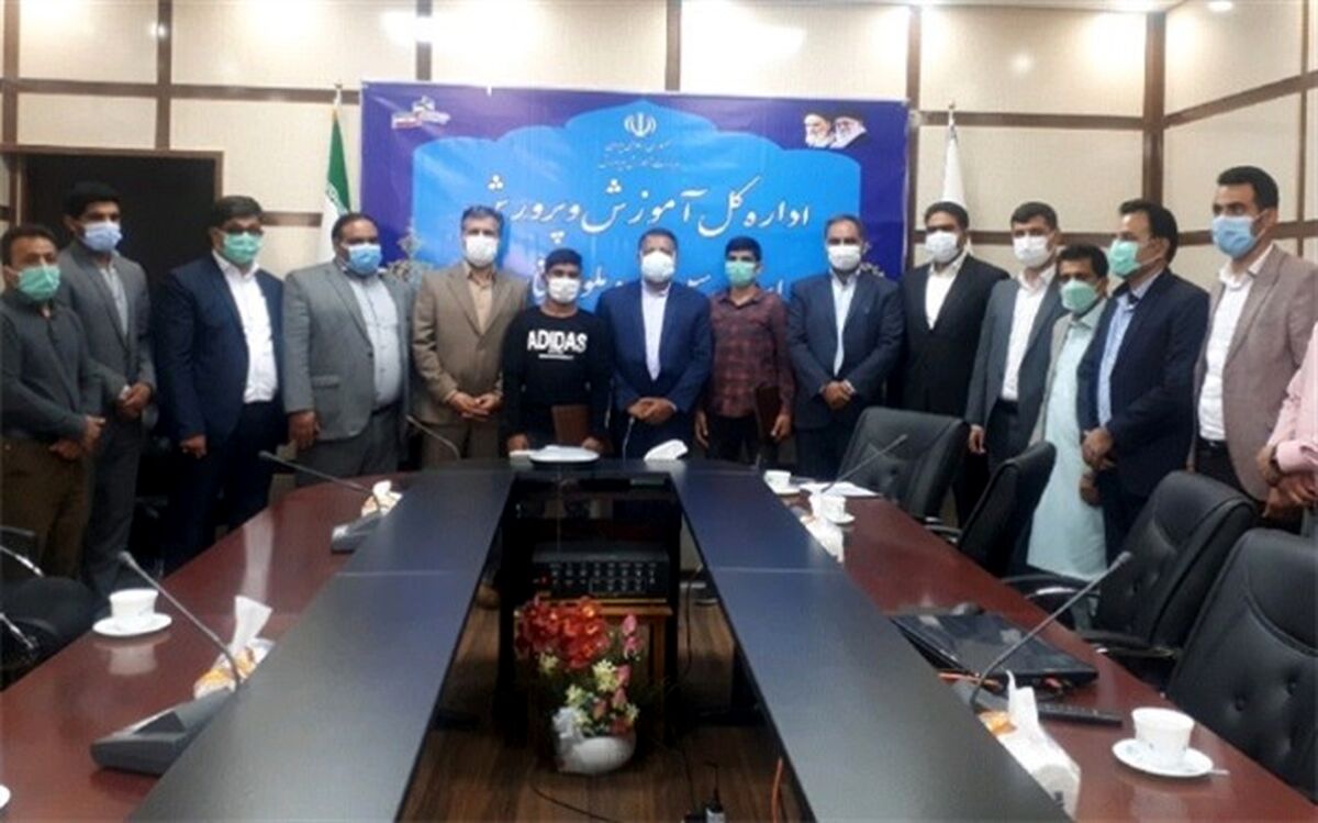 تجلیل از دانش آموزان دعوت‌شده به اردوی تیم ملی کشتی نوجوانان