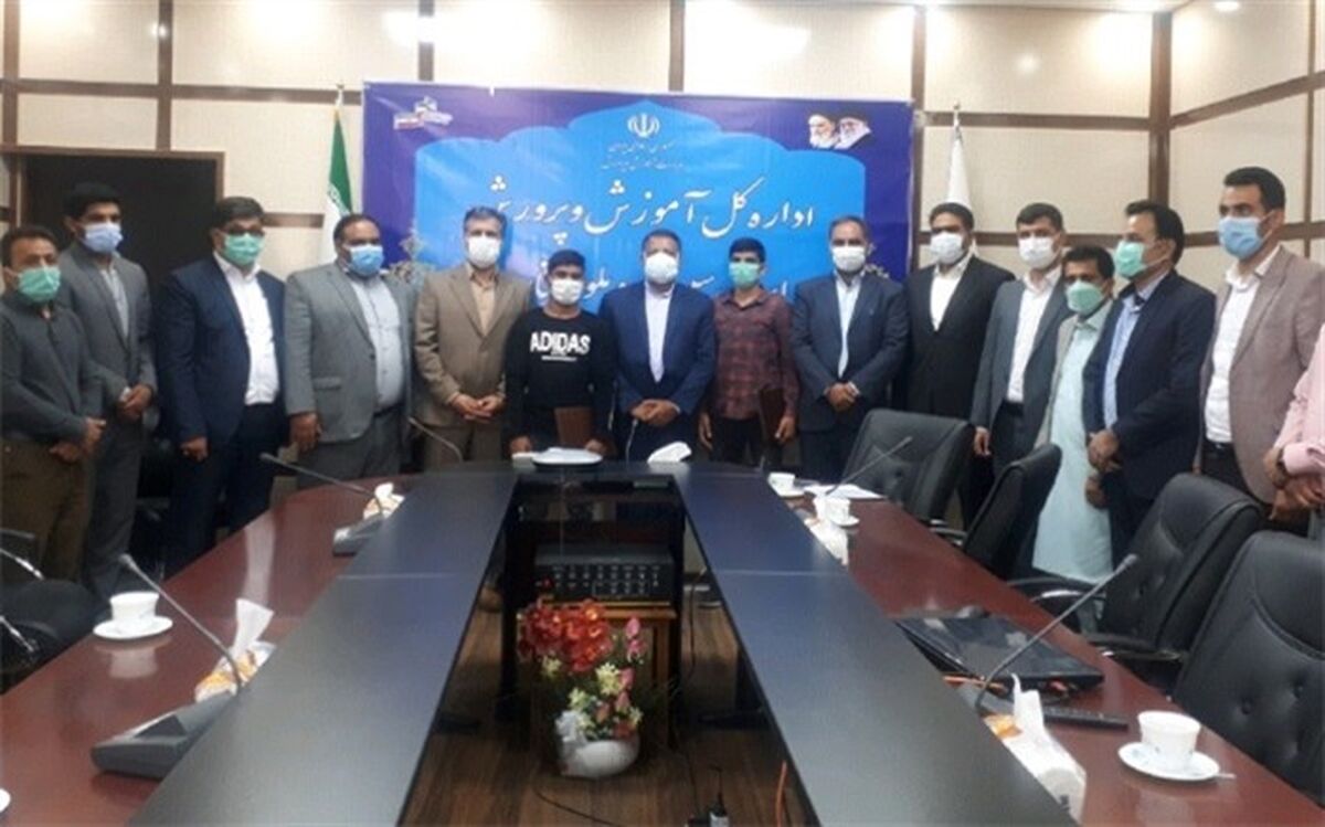 تجلیل از دانش آموزان دعوت‌شده به اردوی تیم ملی کشتی نوجوانان