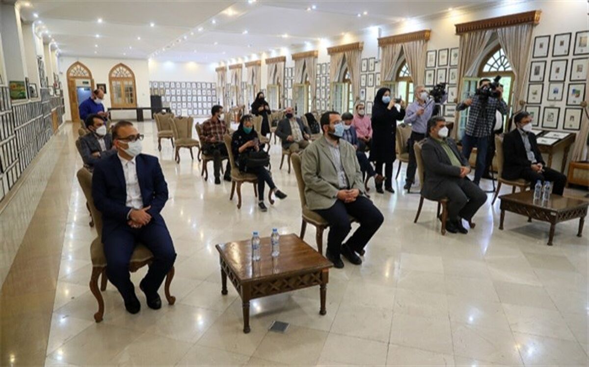 تمبرهای «پیشگامان هنر انقلاب و دفاع مقدس» رونمایی شد