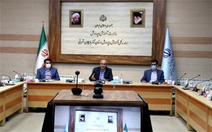 مهم ترین وظیفه مدیر حرکت در مسیر آموزش بدون توجه به دغدغه سیاسی است