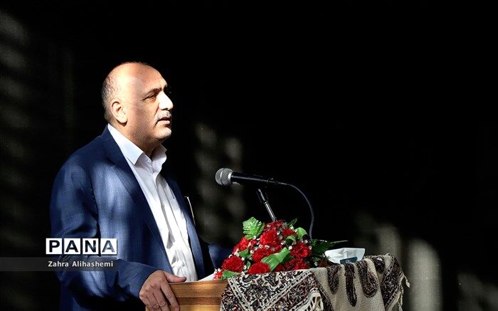 برگزاری پویش ملی «ستارگان آسمان ادب» در مدارس سراسر کشور
