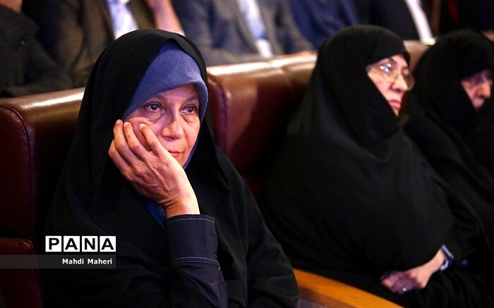 پیشنهاد معاون اولی احمدی‌نژاد به دختر آیت‌الله هاشمی